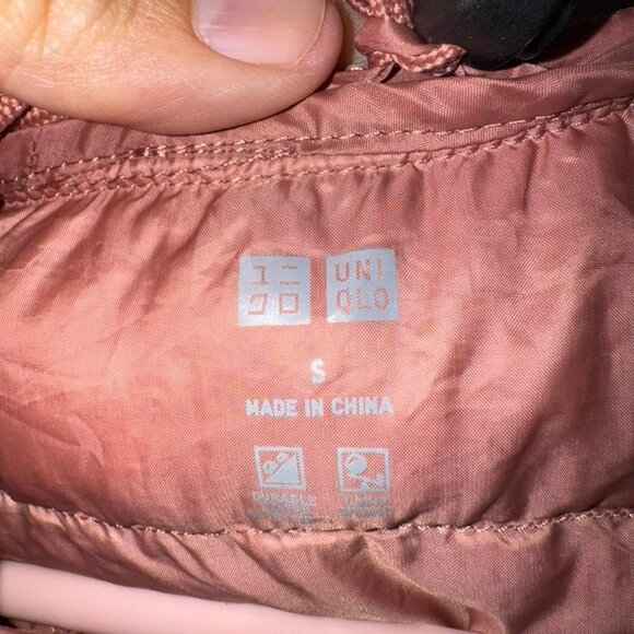 Uniqlo Ultra Light Down Vest Rose Gold Blush Pink Small - Picture 3 of 6